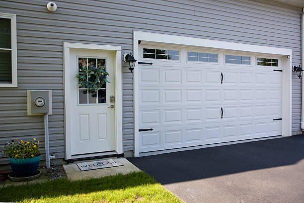 24/7 Emergency Garage Door Panel Replacement experts in Cleveland, TX
